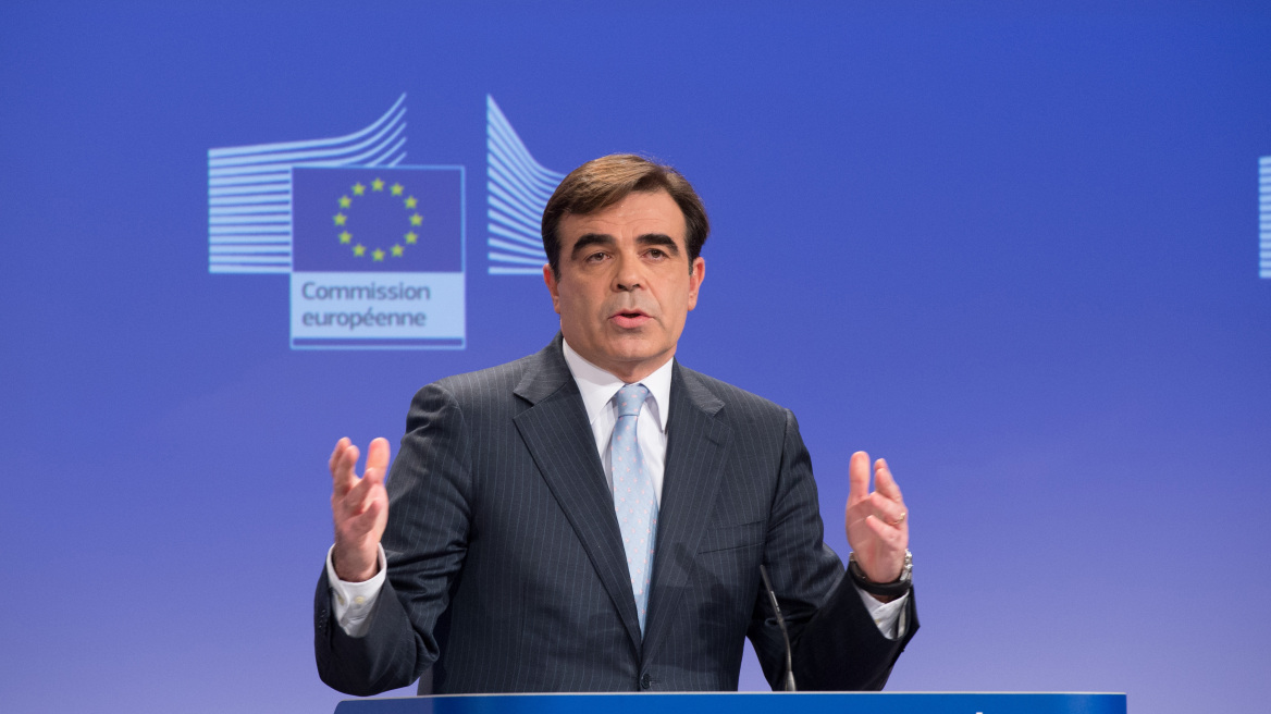 Κομισιόν: Εργαζόμαστε μόνο στο σενάριο της παραμονής της Ελλάδας στο ευρώ